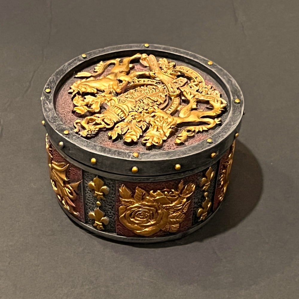Medieval Dragon Container